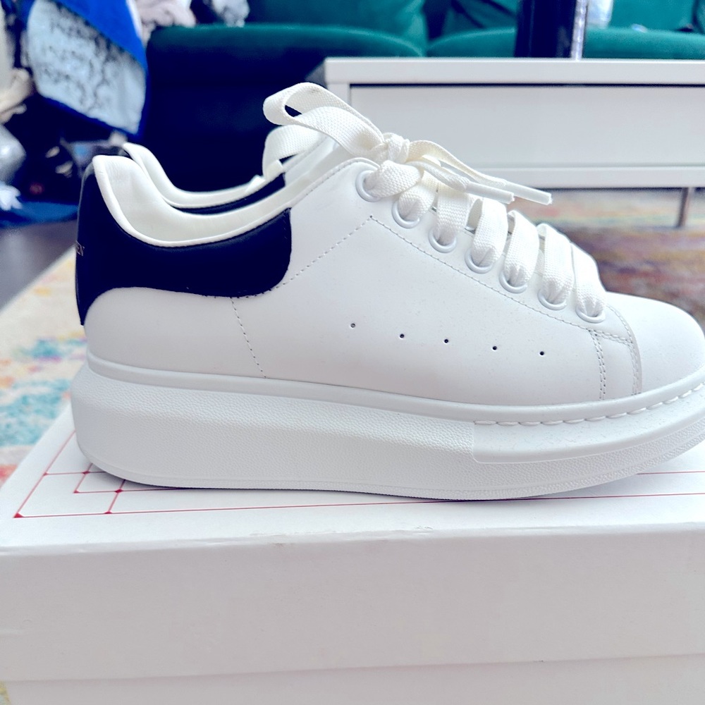 Alexander McQueen Sneakers size 9